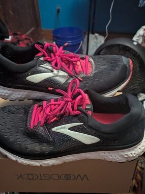 Men's Brooks Glycerin Black And Maroon Running Shoes Size 10.5